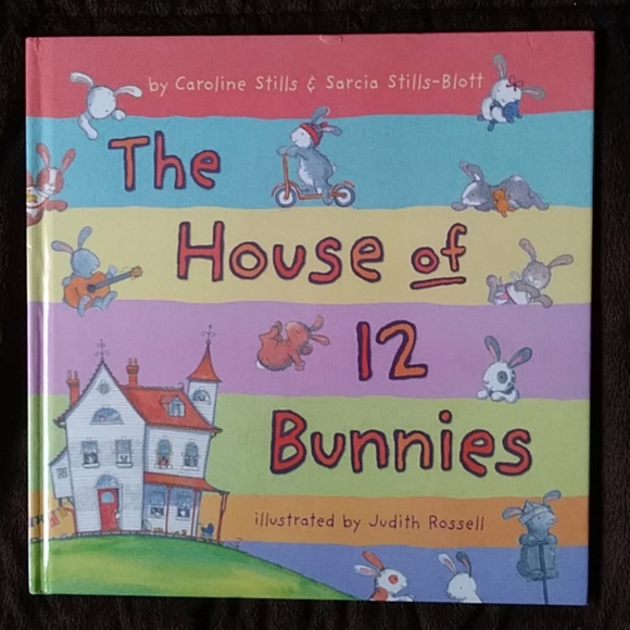 📚 The House of 12 Bunnies Big Book - Picture 1 of 3
